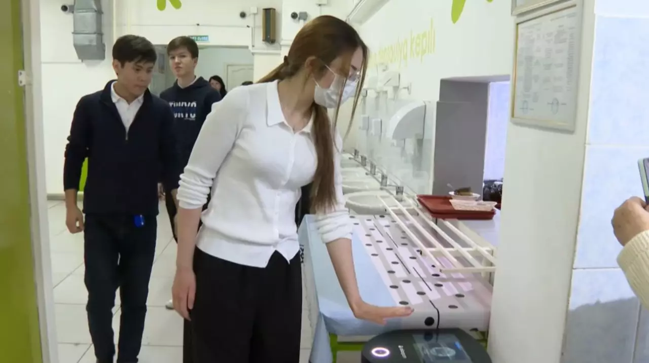 Контроль бесплатного питания цифровизирован в школах Шымкента