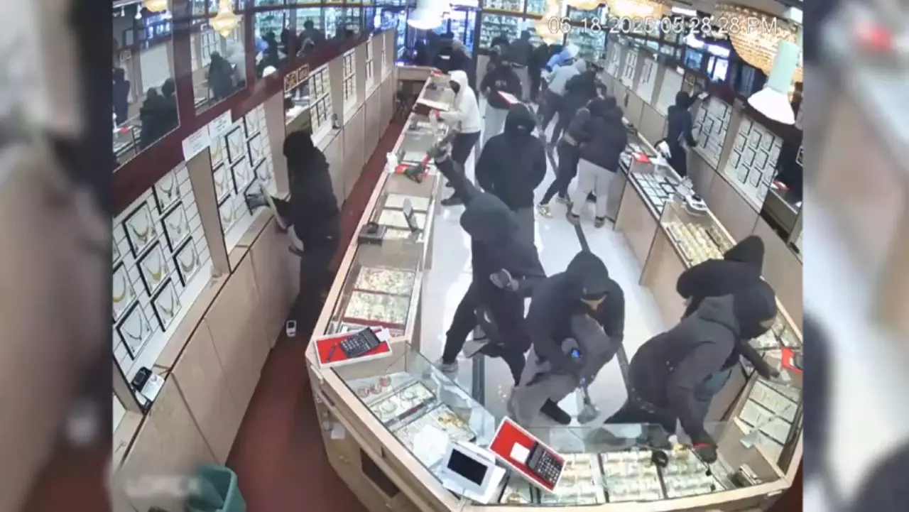 АҚШ-та 2 млн доллар тұратын әшекейлер ұрланды