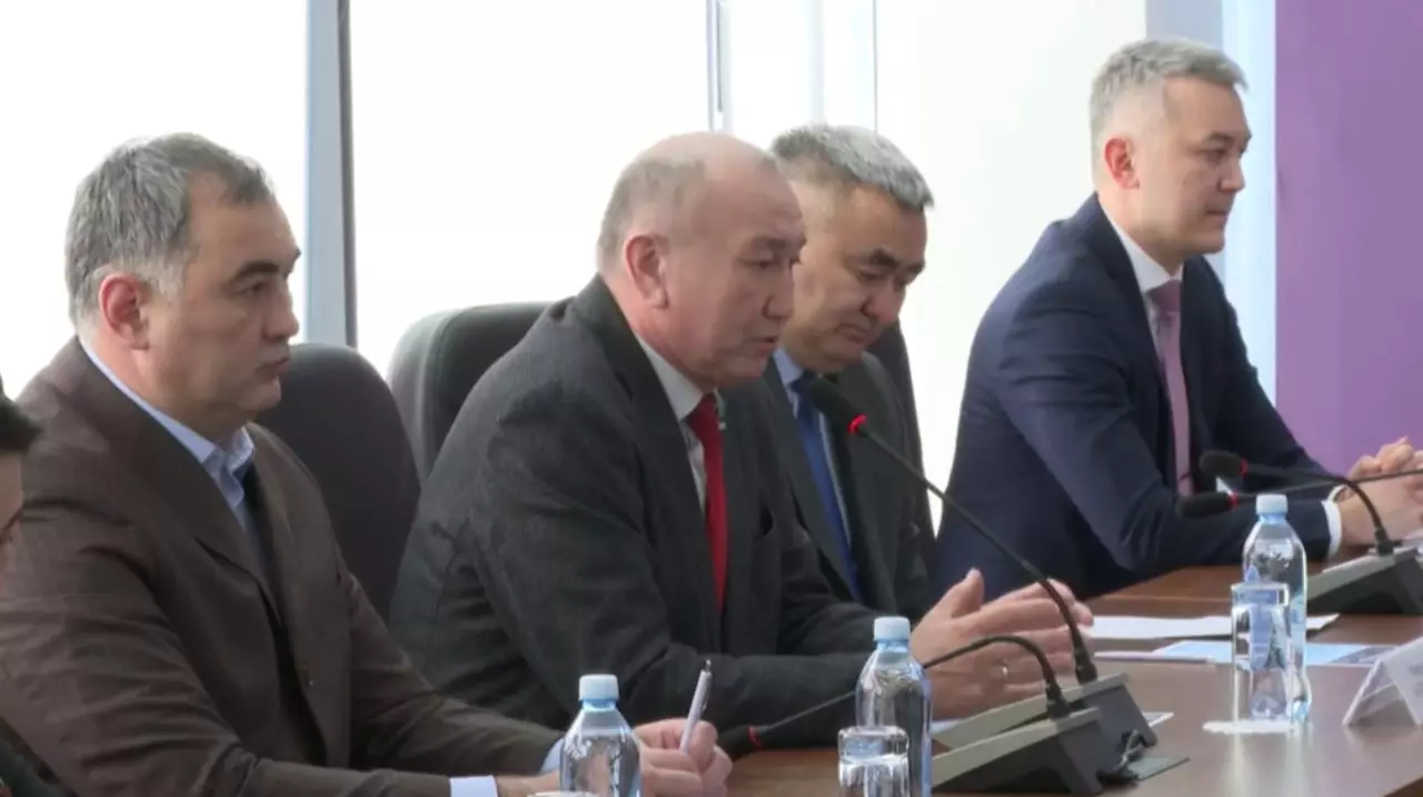 Сарапшылар елдің даму траекториясын талқылады