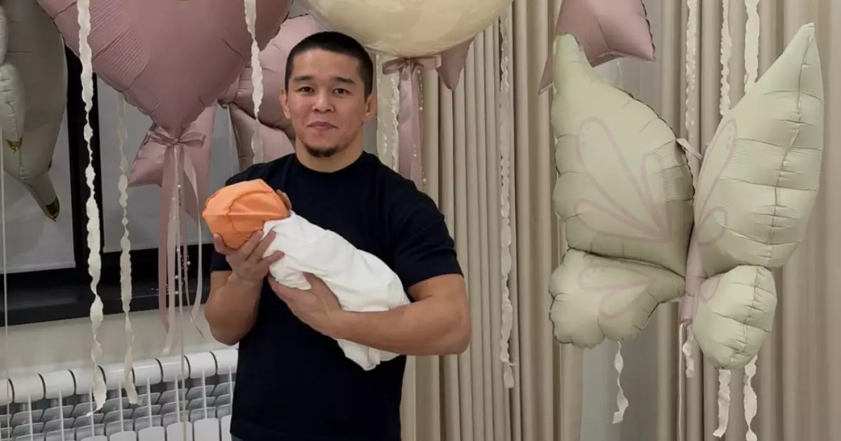  Асу Алмабаев бесінші рет әке атанды 