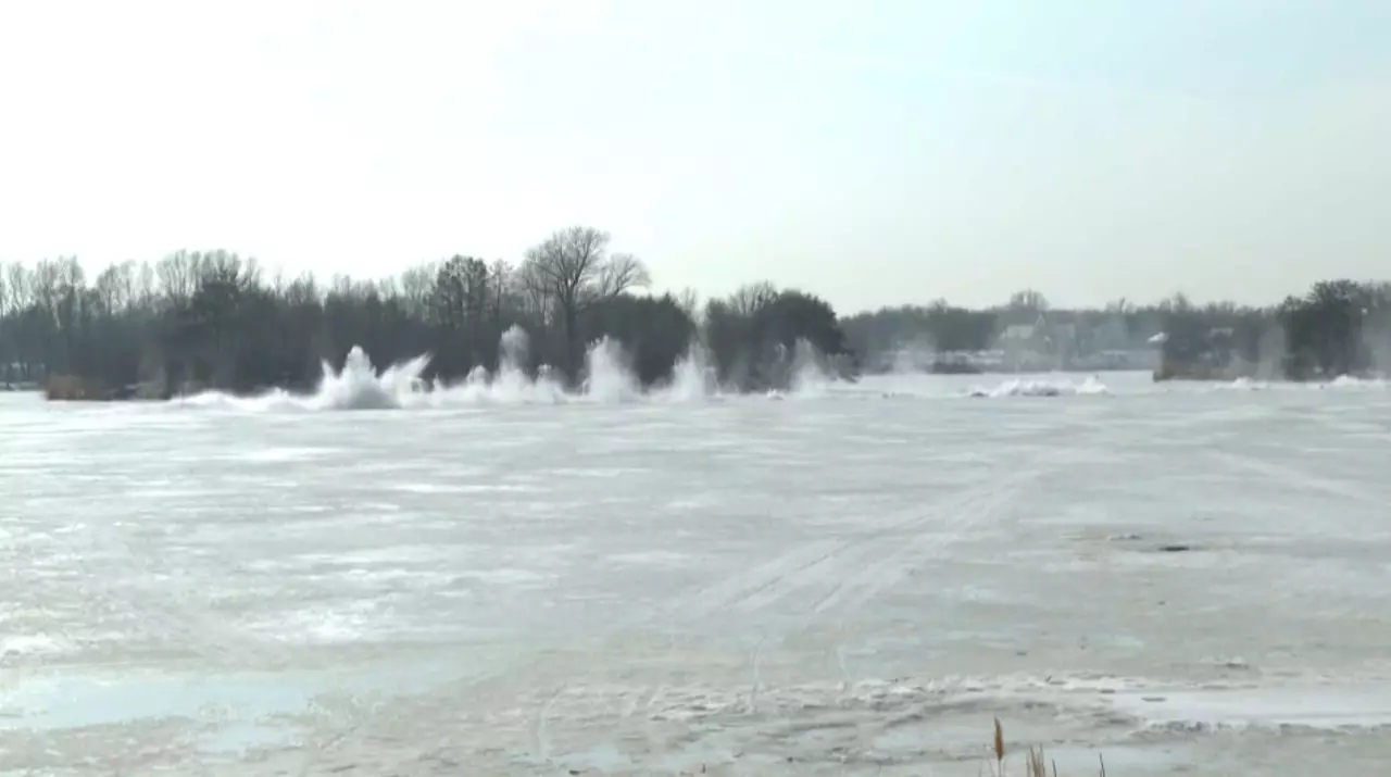 Взрывные работы провели на реке Илек