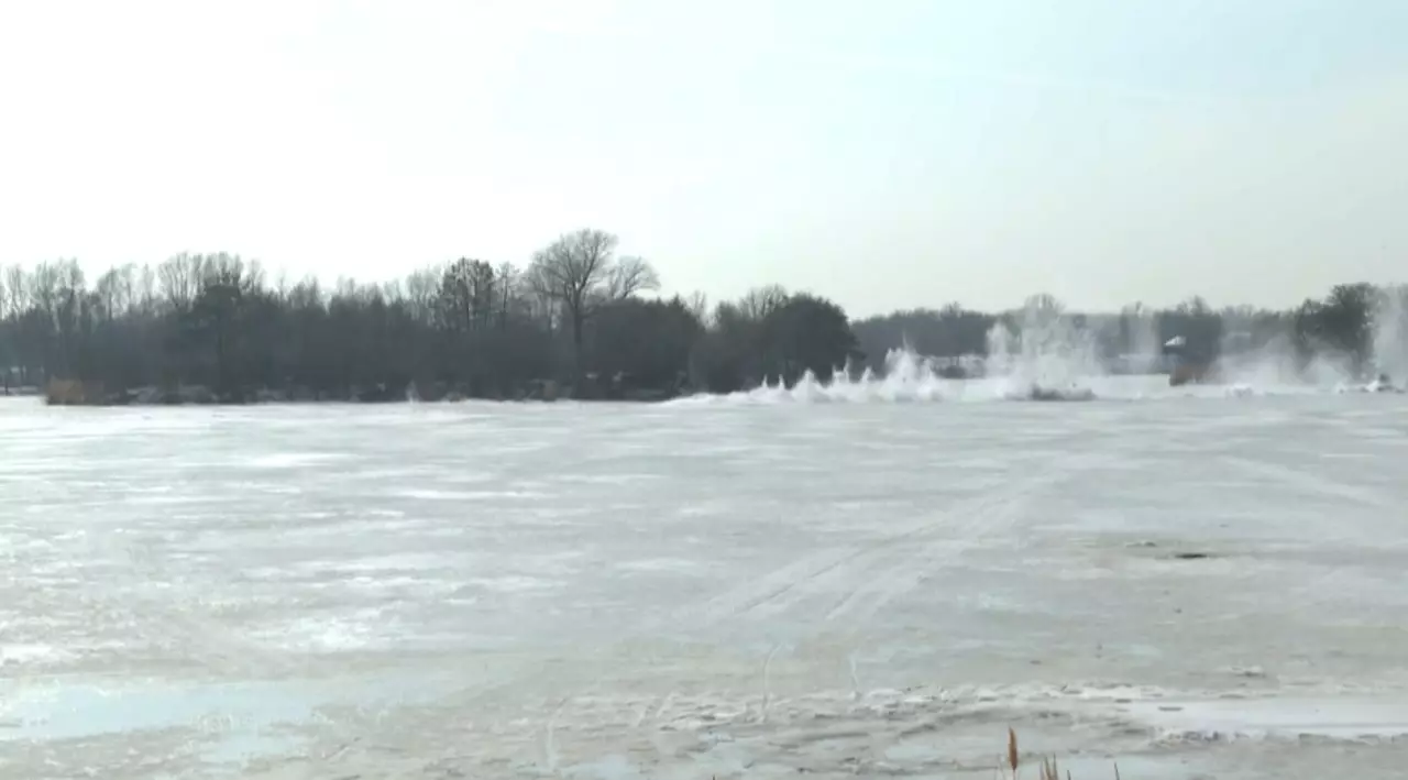 Ақтөбе қаласында Елек өзенінде мұз жарылды 