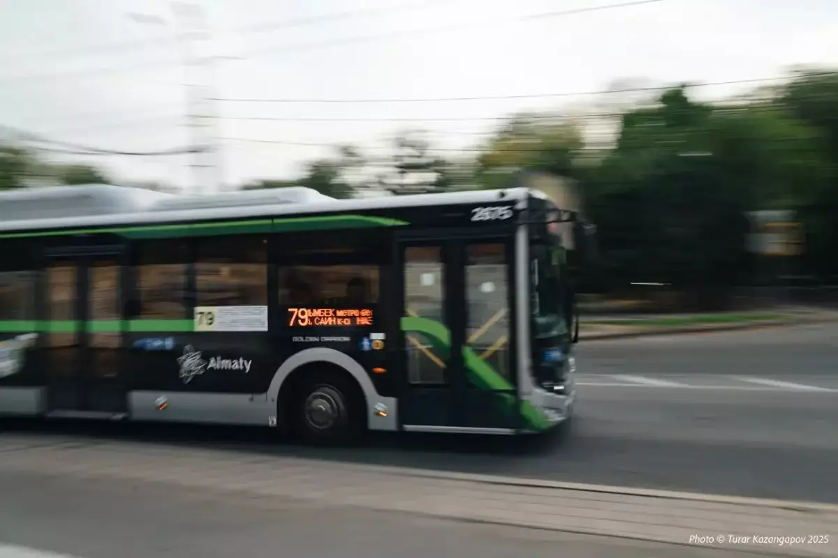 Школьник из Костаная запустил TikTok об автобусах и предложил новые маршруты