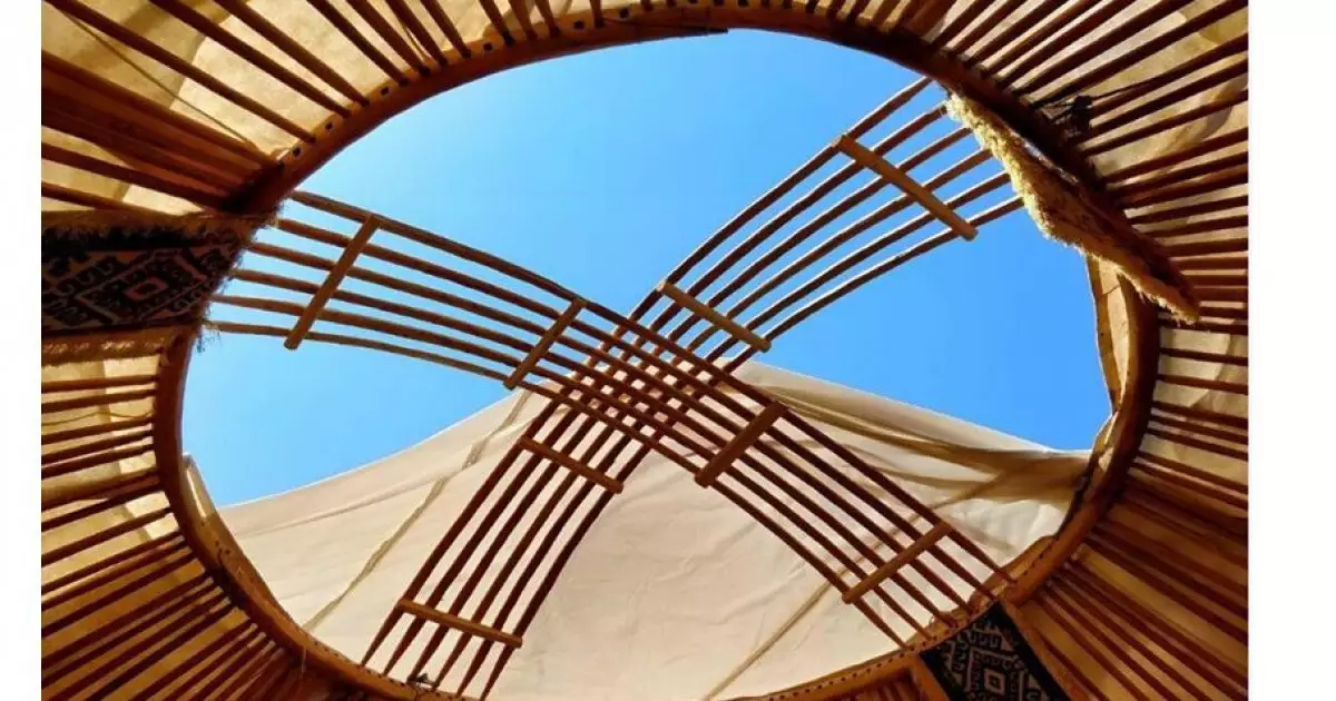   Шашылғанды бүтін еткен – шаңырақ   