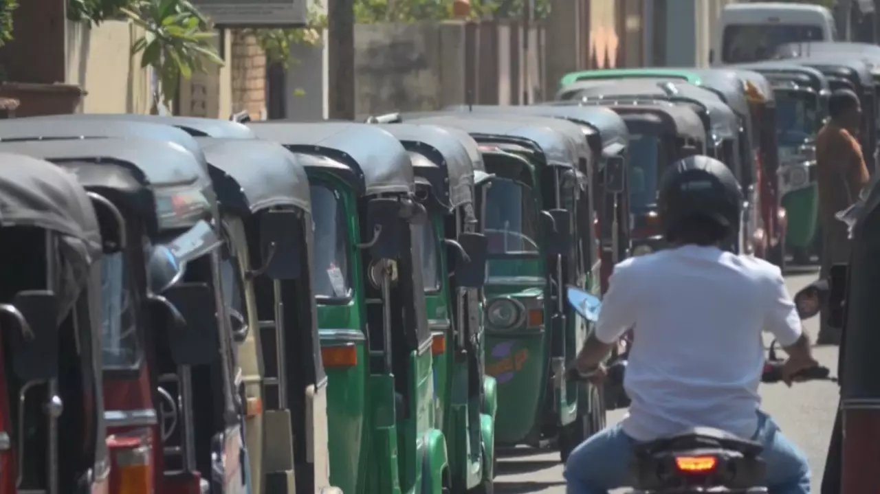 На Шри-Ланке сократят рабочую неделю