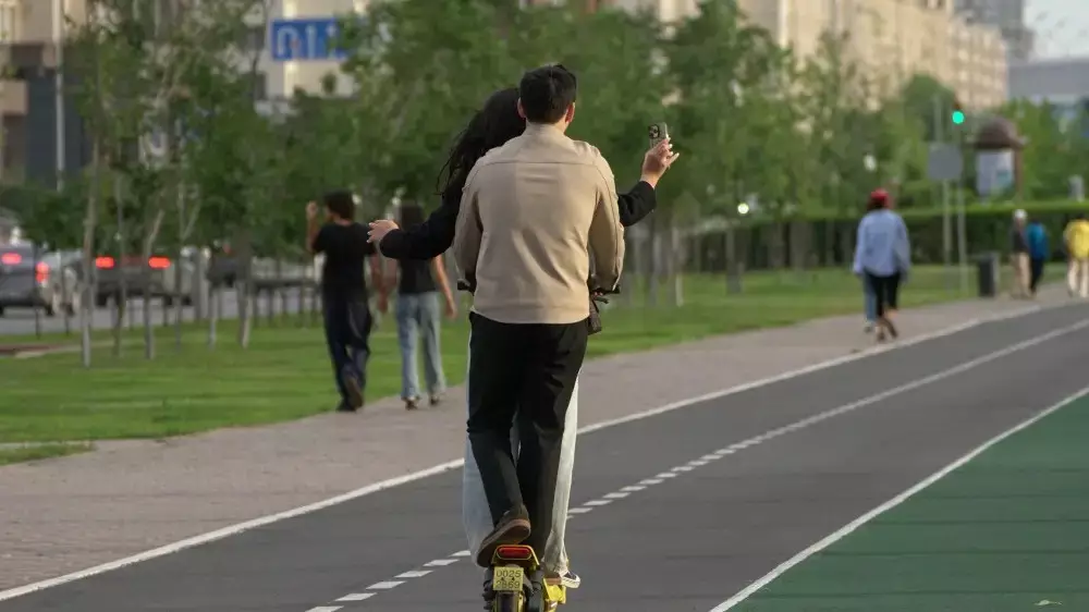 В Алматы появятся велодорожки со светофорами: список улиц