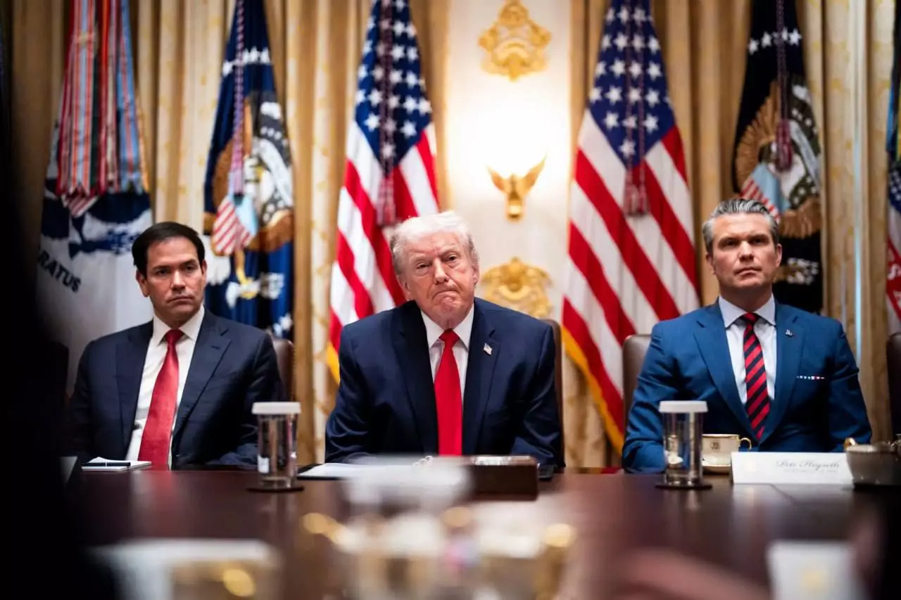 Трамп Иранмен келіссөз туралы: «Олардың кім екенін білмейміз»