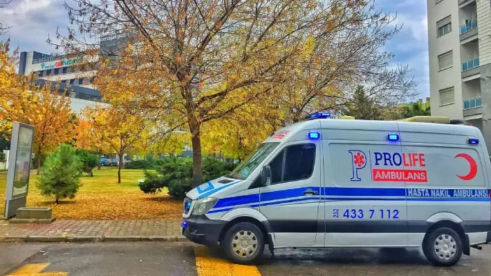 В Измире гражданка Узбекистана выпала из окна четвертого этажа