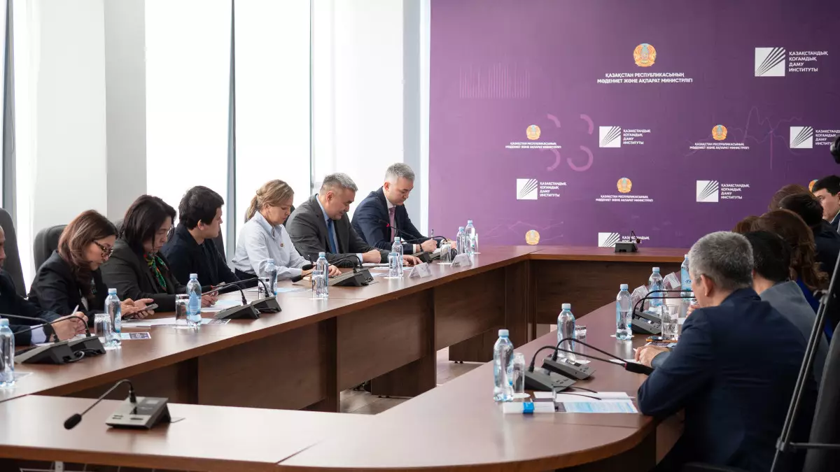 Сарапшылар: Жаңа Конституция саяси жүйені жаңғыртуға жол ашады