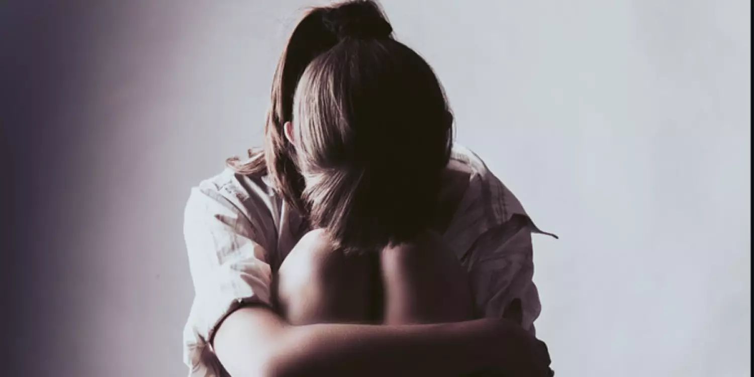 Талдықорғанда өзін 15 жастағы оқушы ретінде таныстырған ер адам жасөспірімге зорлық көрсеткен