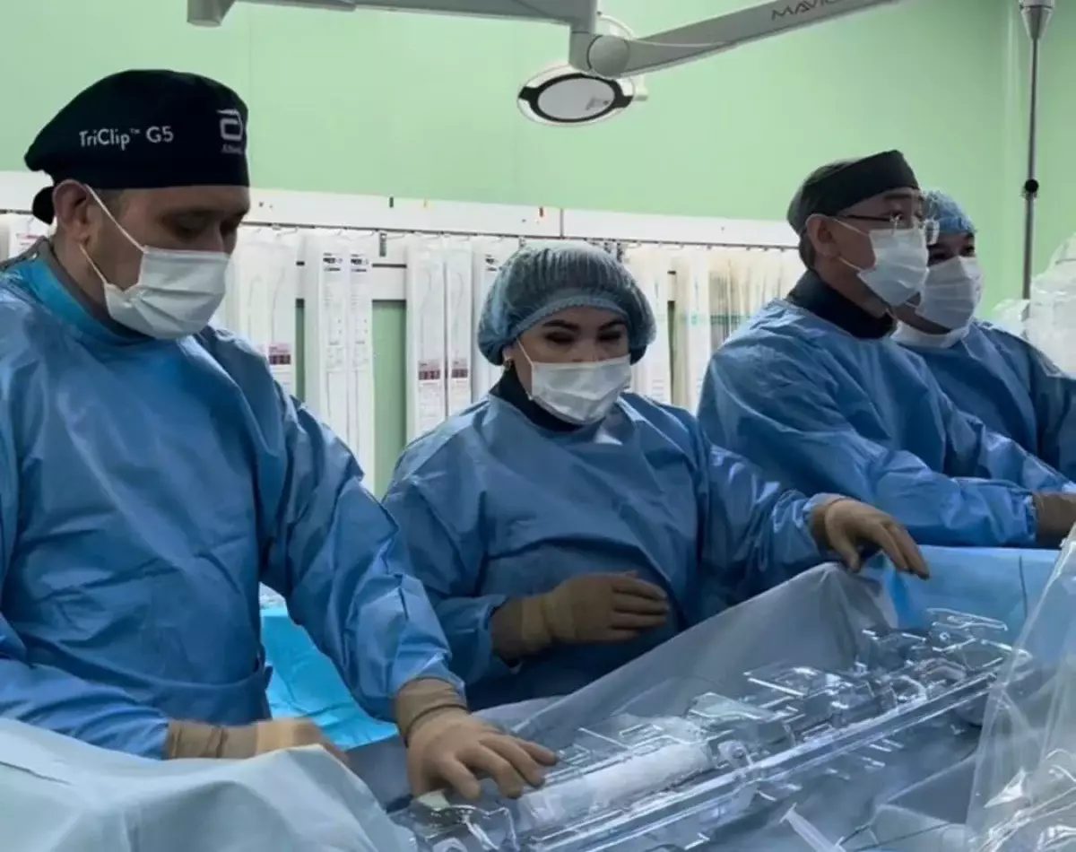 Алматыда ашық ота жасамай, жүрекке жоғары технологиялық ем жүргізілді