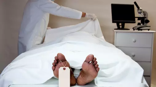 Мәйіт моргте тіріліп кетті: Ғылыми тұрғыдан бұған анықтама берілді