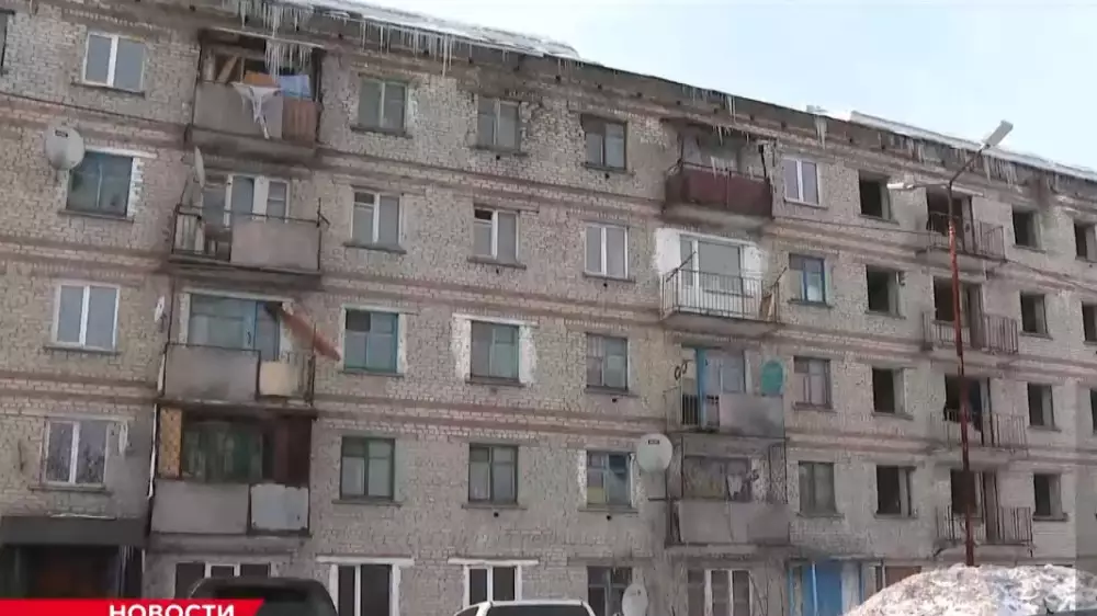 ШҚО-да бес қабатты үйдің тұтас бір кіреберісі 25 жыл бойы бос тұр