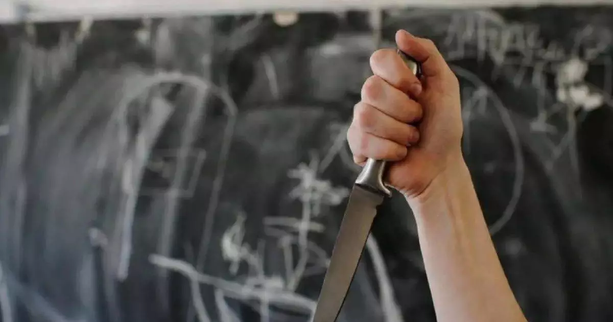 Раненую в школе Атырау девочку перевели из реанимации