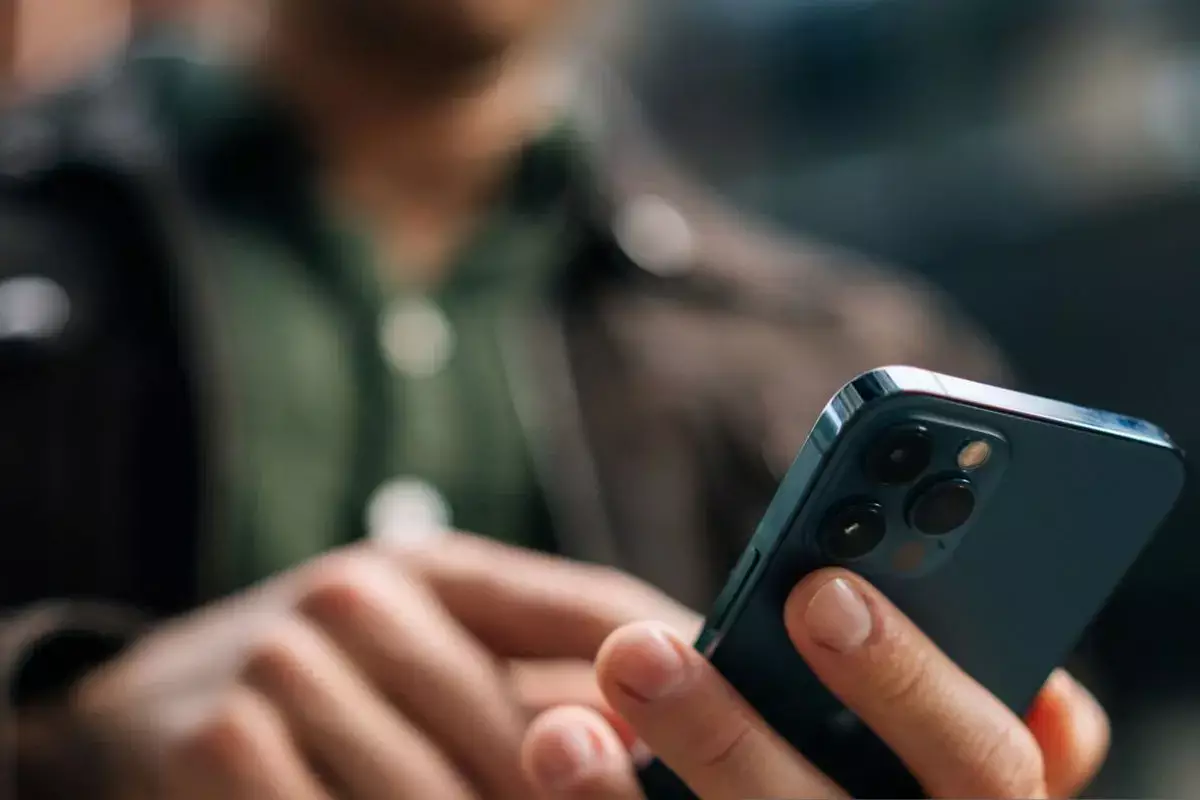 Стало известно, как мошенники превращают iPhone в «кирпич» через Telegram - новости на Lada.kz 17.03.2026