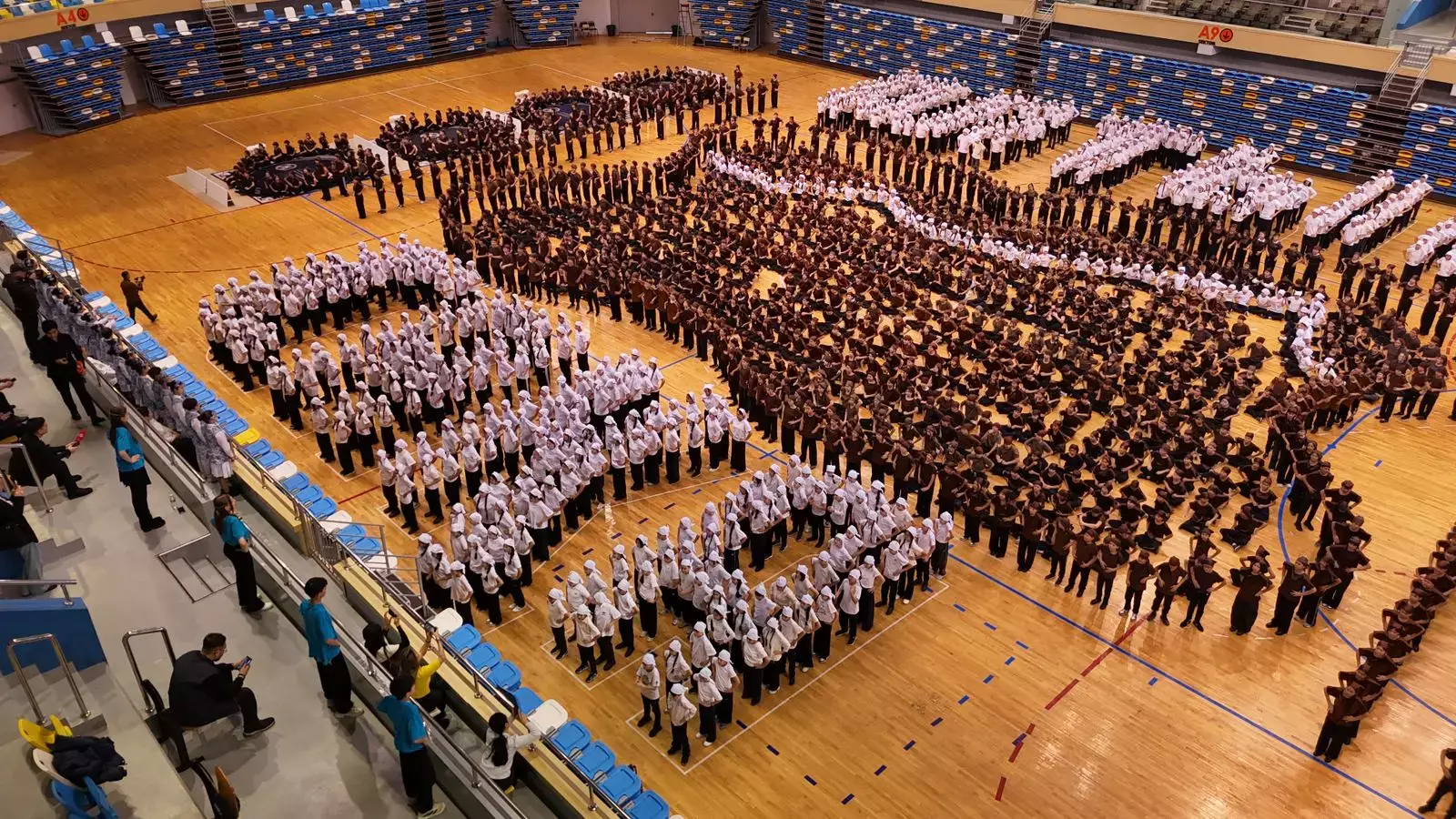 Астанада 18 мыңнан астам бала бір мезетте асық ойнады
