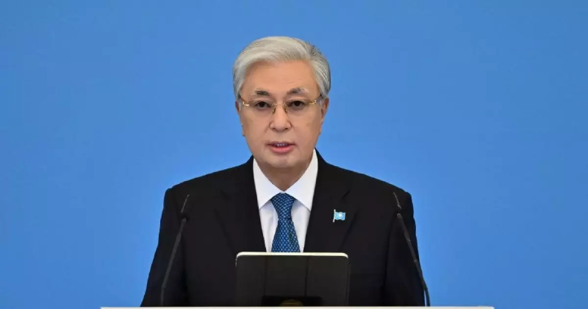   Мемлекет басшысы қазақстандықтарды жаңа Ата Заңды қабылдаумен құттықтады   