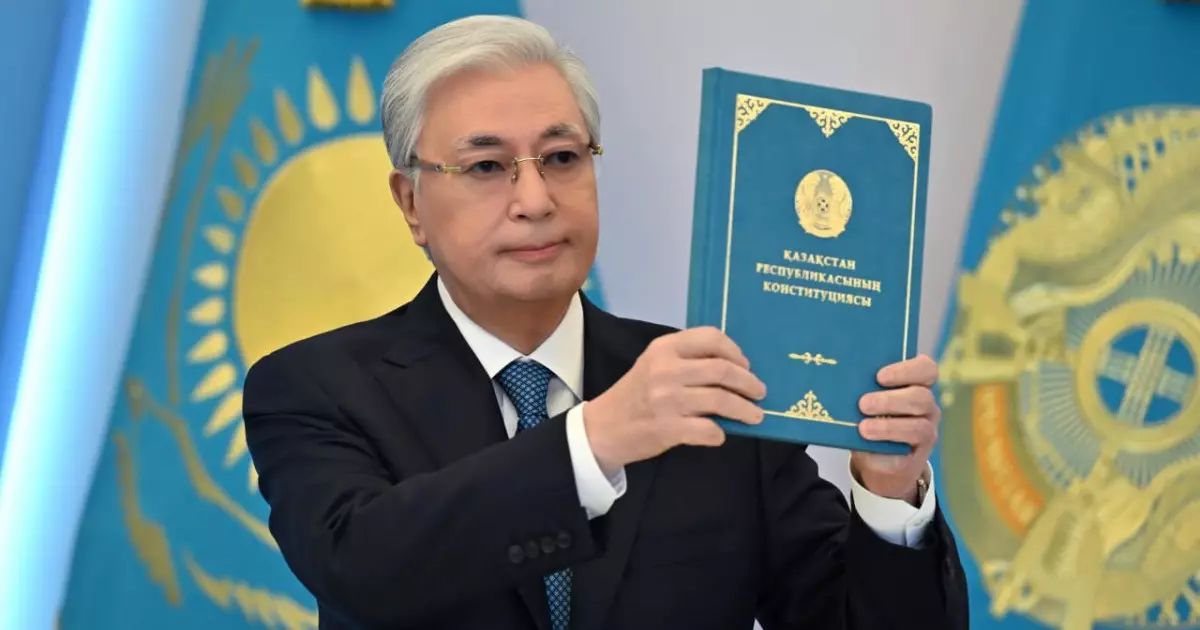 Президент Қазақстанның жаңа Конституциясын іске асыру жөніндегі шаралар туралы Жарлыққа қол қойды 