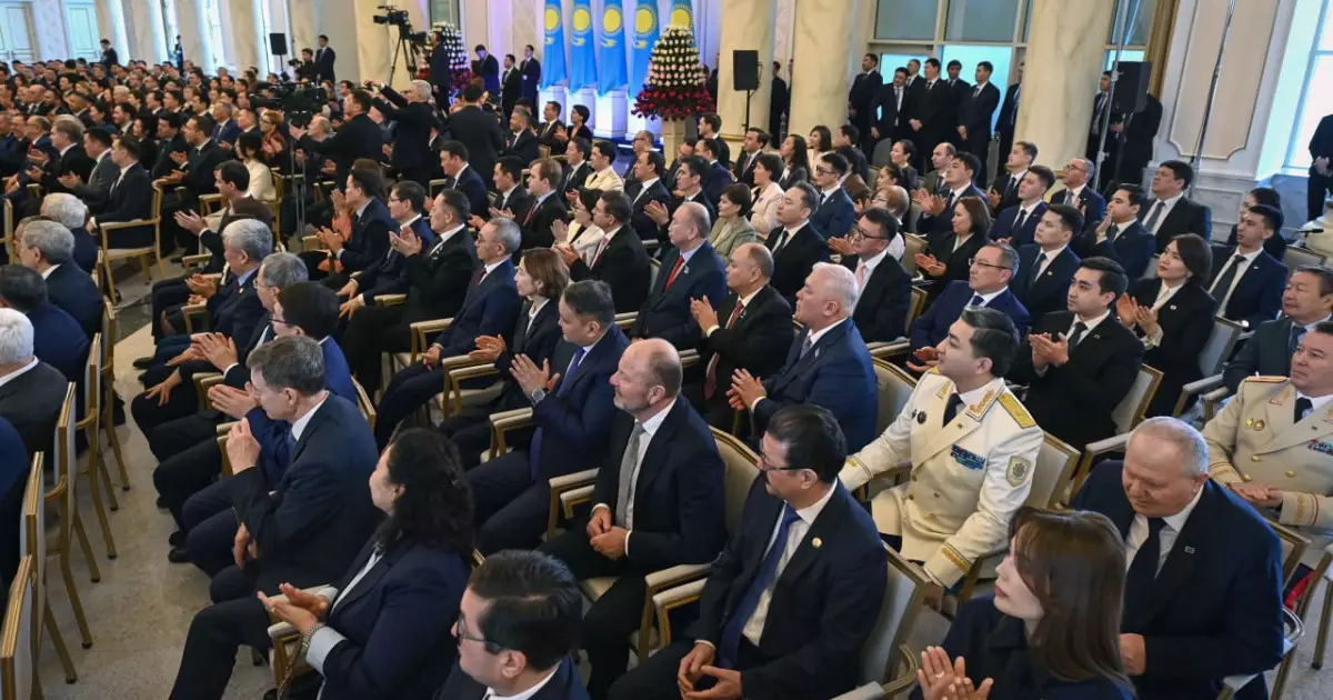   Президент Конституциялық комиссия мен жалпыұлттық коалиция мүшелеріне ризашылығын білдірді   