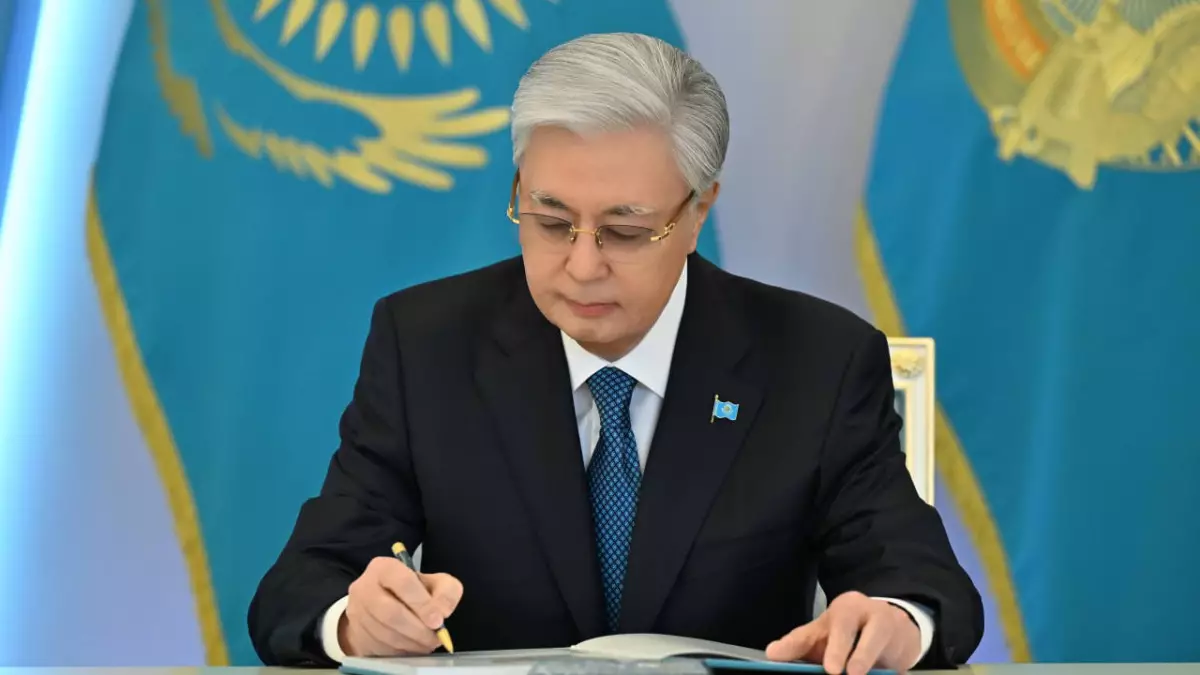 Пять новых конституционных законов внесут в Парламент Казахстана