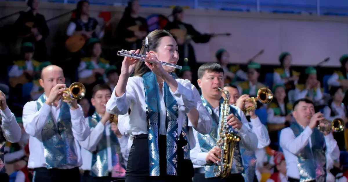  Елордада 5 мың музыкант «Шернияз» күйі мен «Наурыз» әнін орындады 
