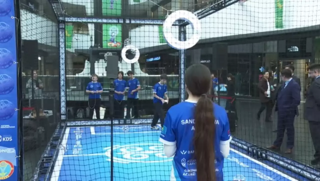 Турнир по дрон-футболу организовали в столичном ТРЦ