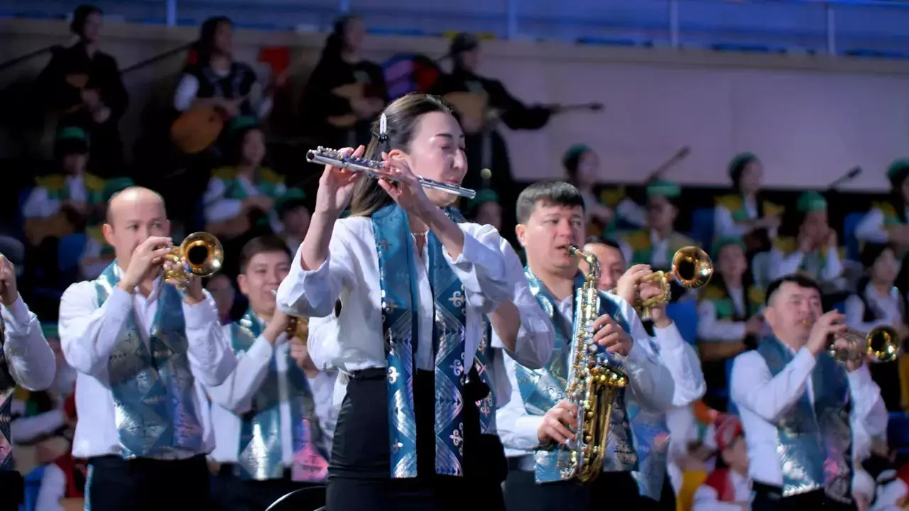 Астанада 5 мың музыкант «Шернияз» күйі мен «Наурыз» әнін орындады