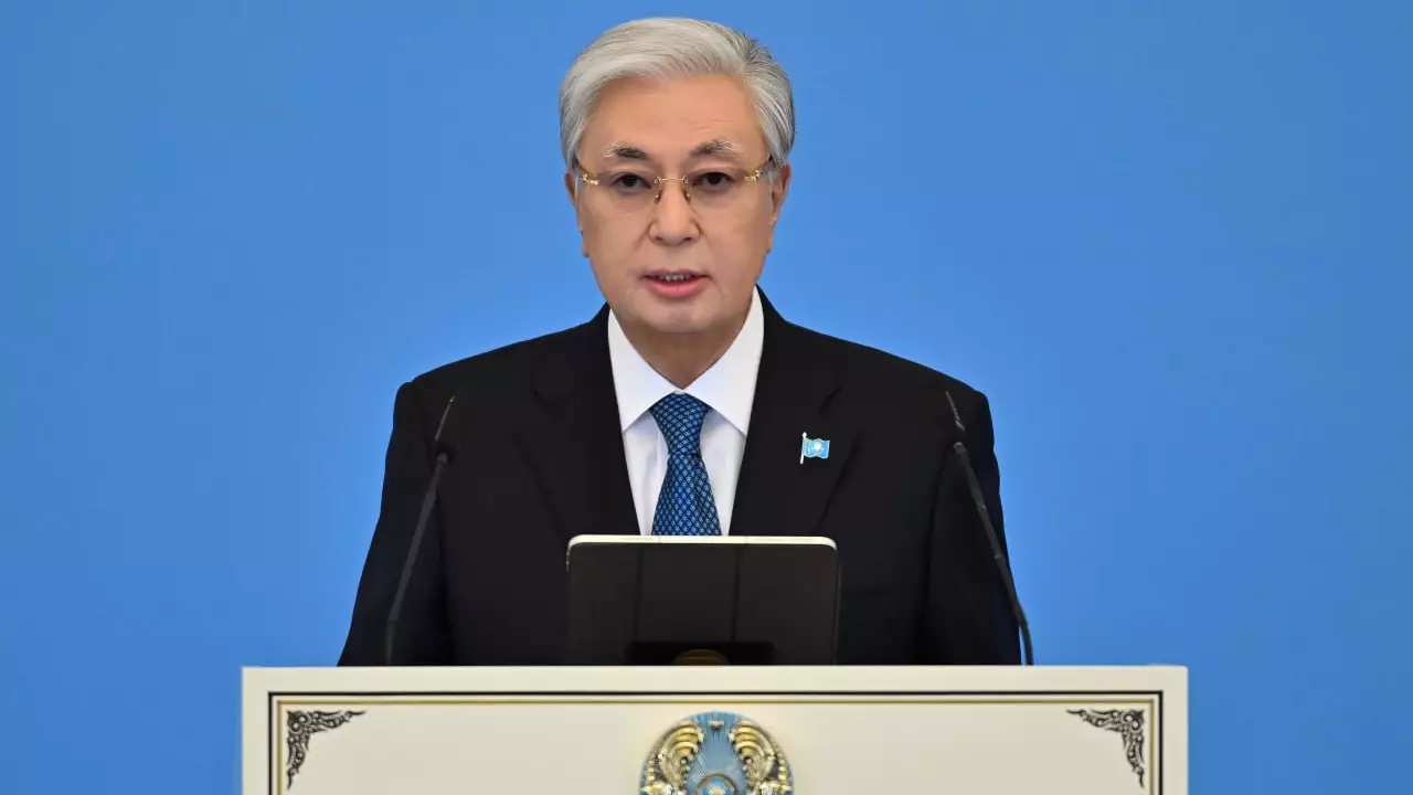 Тоқаев: «Халық Конституциясын келешек ұрпақ алдындағы жауапкершілігімізді терең сезіне отырып қабылдадық»