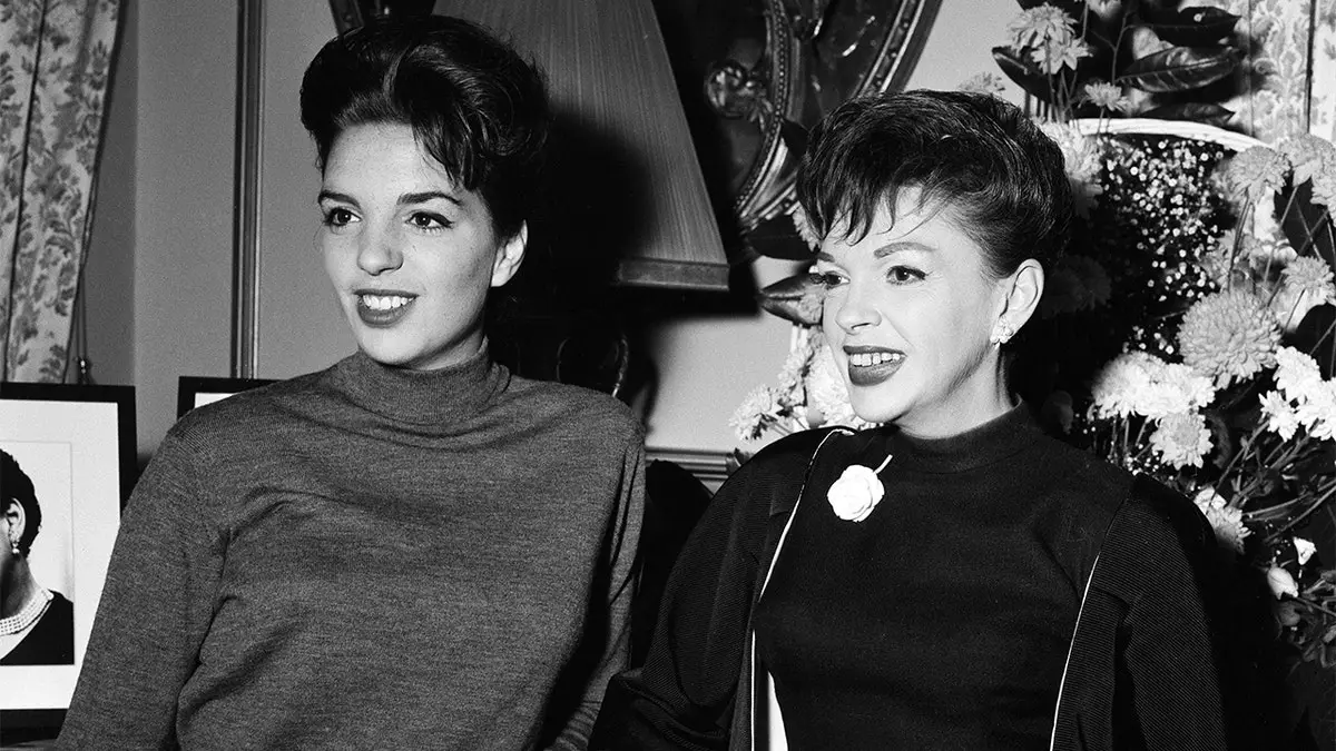 Лайза Миннелли признаёт, что её четвёртый брак был «бюджетной версией» худших ошибок матери, Джуди Гарленд, с мужчинами.