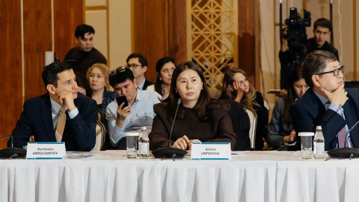 Социсследования продемонстрировали устойчиво высокий уровень общественной поддержки новой Конституции – эксперт КИСИ