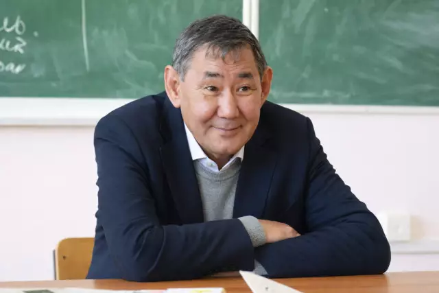 Шархан Қазығұл. Оңашадағы онлайн ойлар (үзінділер)