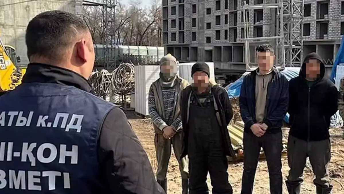 Иностранные нелегалы работали на объекте в Алматы
