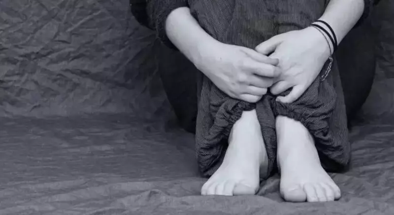 «Заставили сделать боди-массаж мужчине»: в Шымкенте девушка заявила о насилии