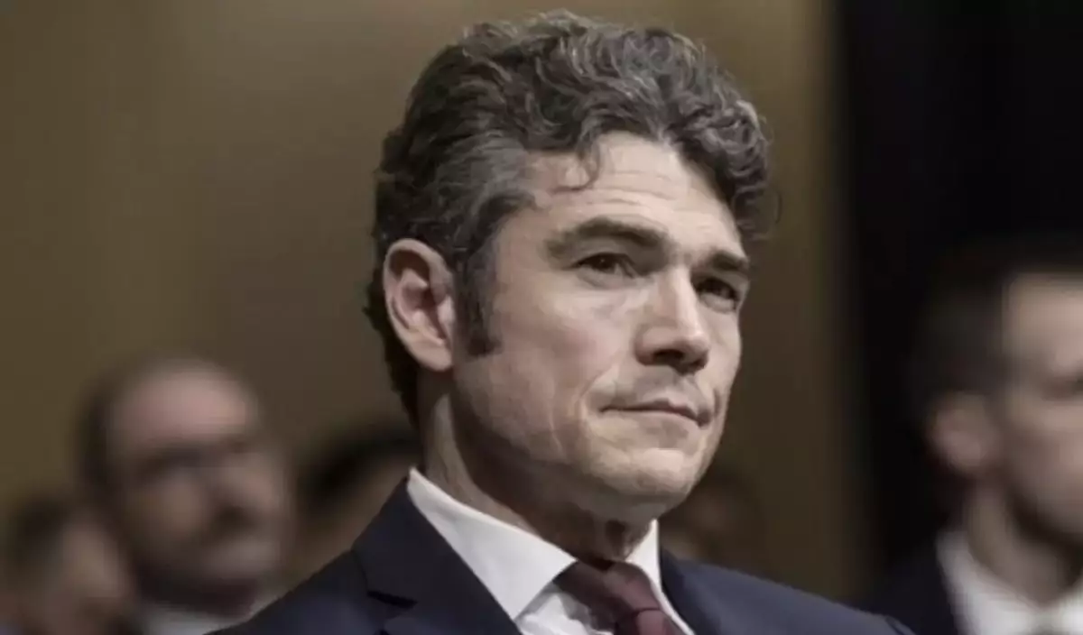 Трамп Ирандағы соғысты сынаған шенеунікті жұмыстан қуды