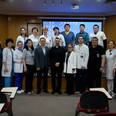 Мировой нейрохирург Erdinç Özek провёл лекции и приём в Жезказгане