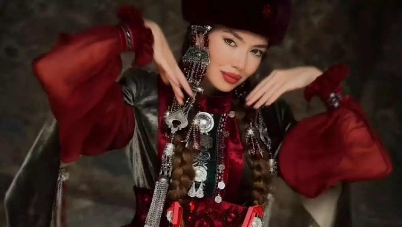 Қазақ киімдері Еуропада сәнге айналды