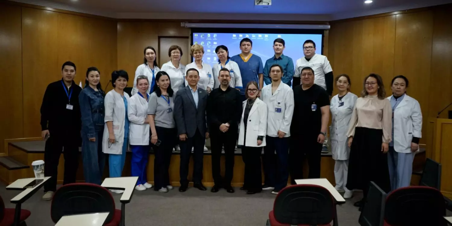 Түркиядан келген білікті дәрігер Жезқазғанда 80 науқасты қабылдады