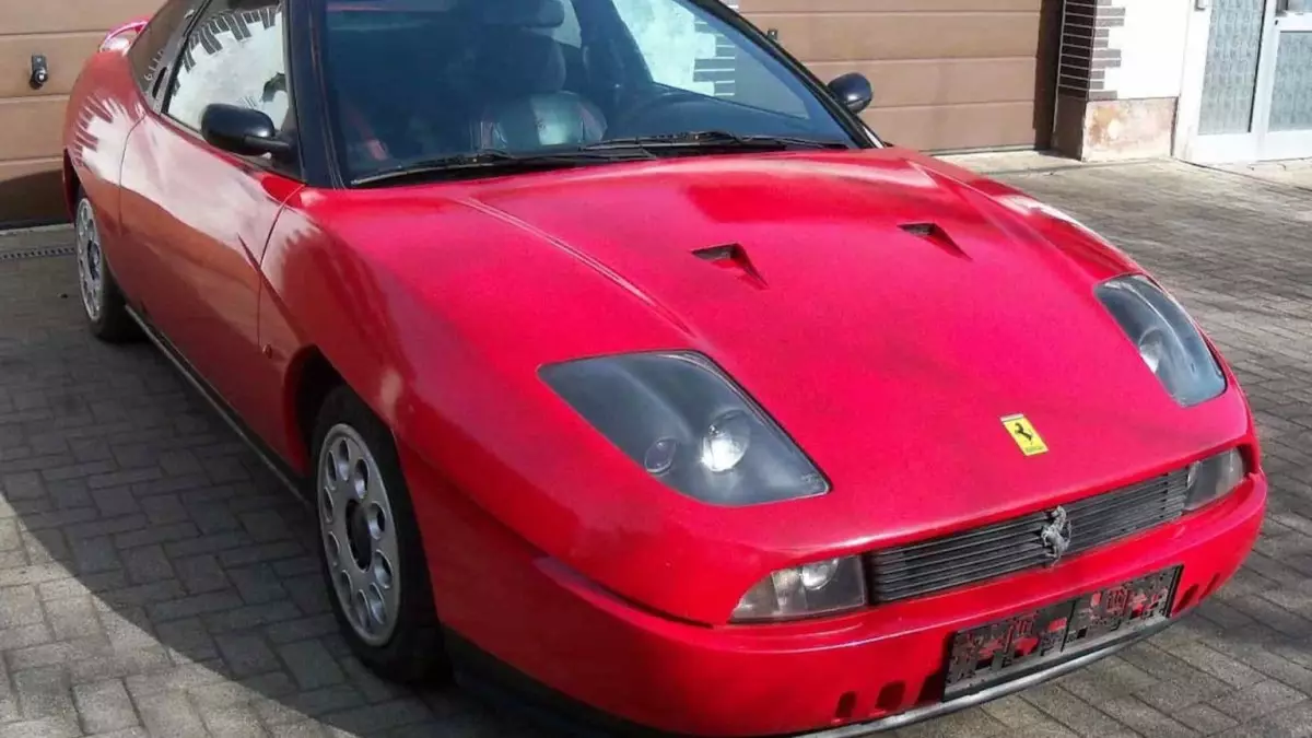 iPhone-ның құнына тең Ferrari сатылымға шықты