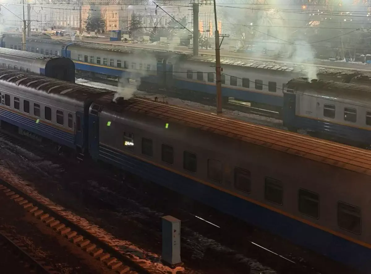 Алматыда пойыздарды тексеру кезінде күйе мен көміртегі оксиді бойынша шекті нормалардың асқаны анықталды