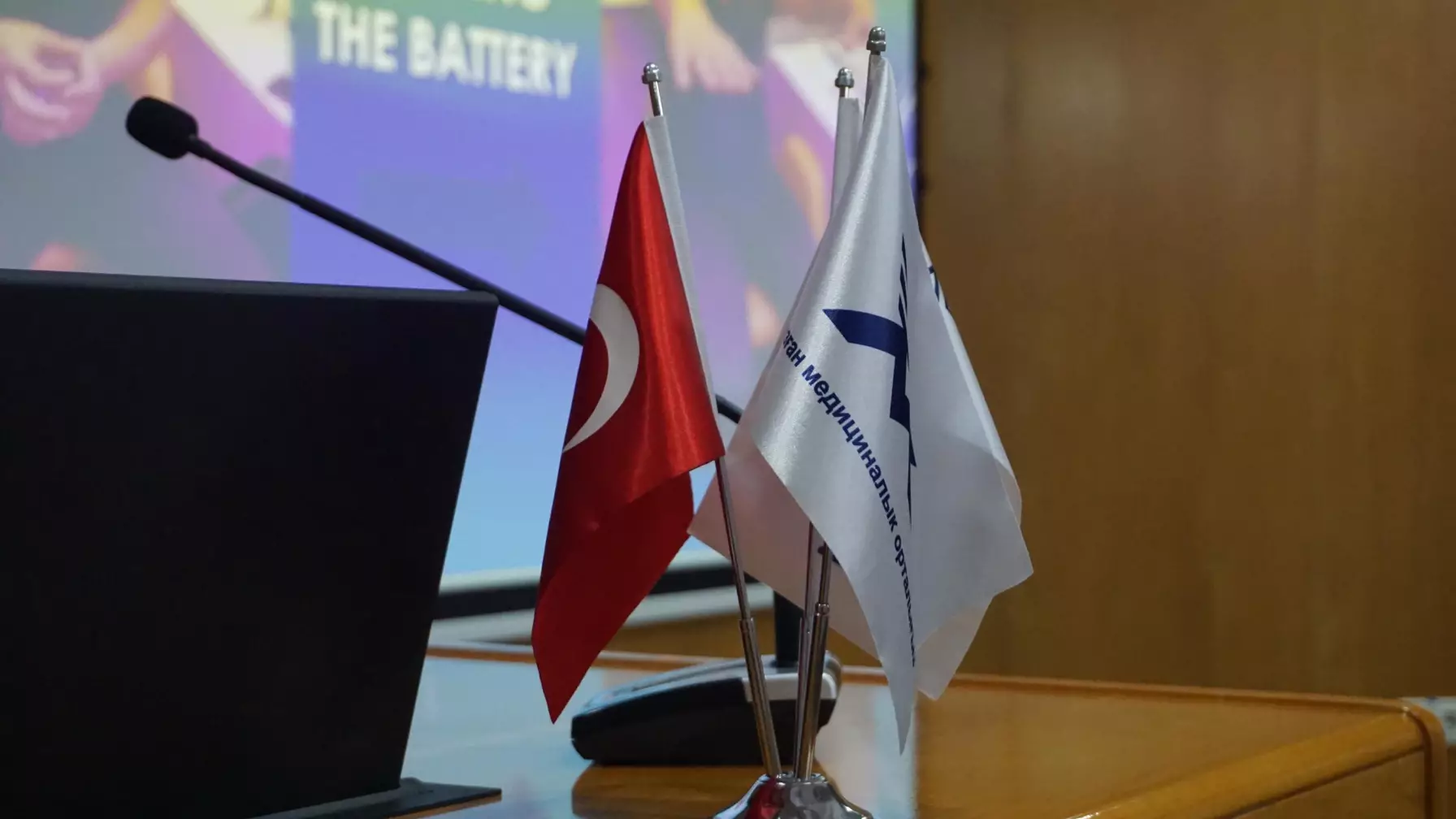 Жезқазғанға танымал нейрохирург келіп, тәжірибе бөлісті