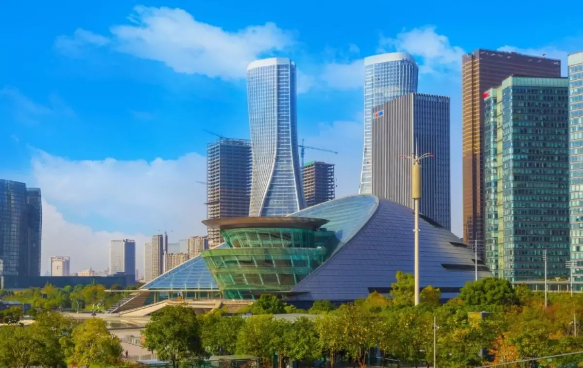 Астана мен Алатау қаласының мәртебесі арнайы конституциялық заңдармен бекітіледі