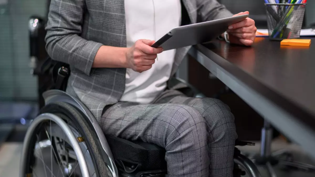 В Мажилисе подняли вопрос трудоустройства людей с инвалидностью на госслужбе