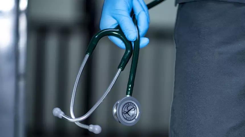 Алматыда 13 жасар баланы тоқ ұрып, жансақтау бөліміне түсті