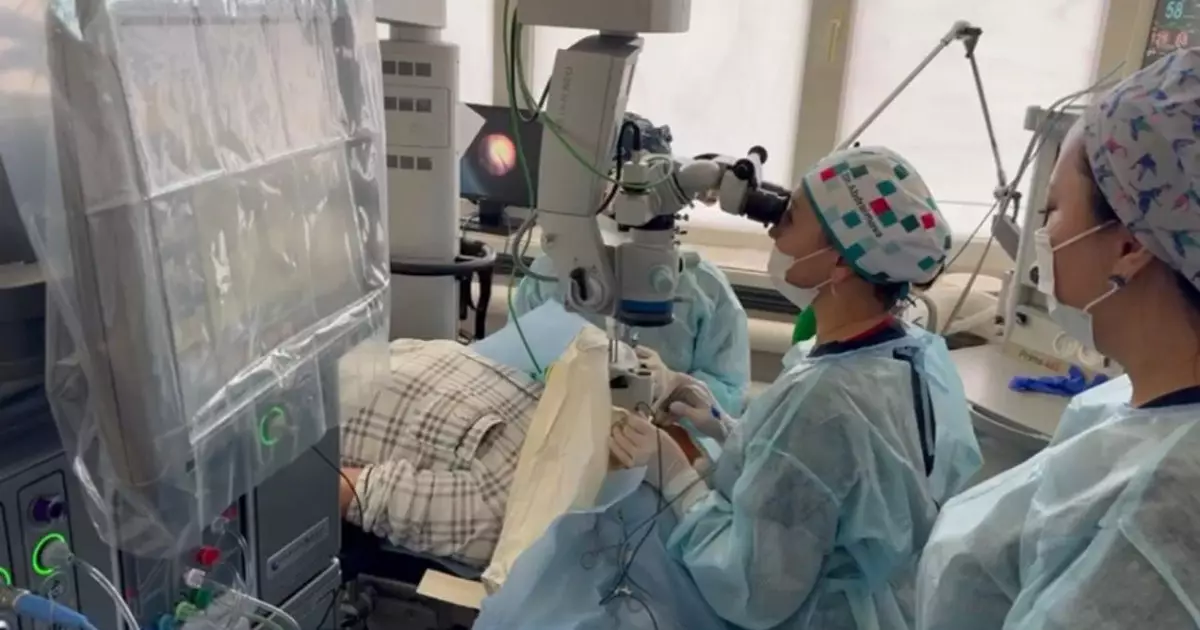   Дәрігерлер ауыр жарақаттан кейін науқастың көру қабілетін қалпына келтірді   