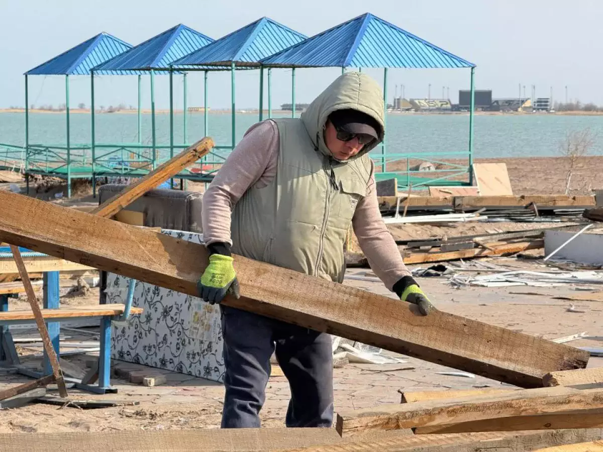 Таза, жайлы, заманауи: Қонаевта бірден екі жағажай абаттандырылуда