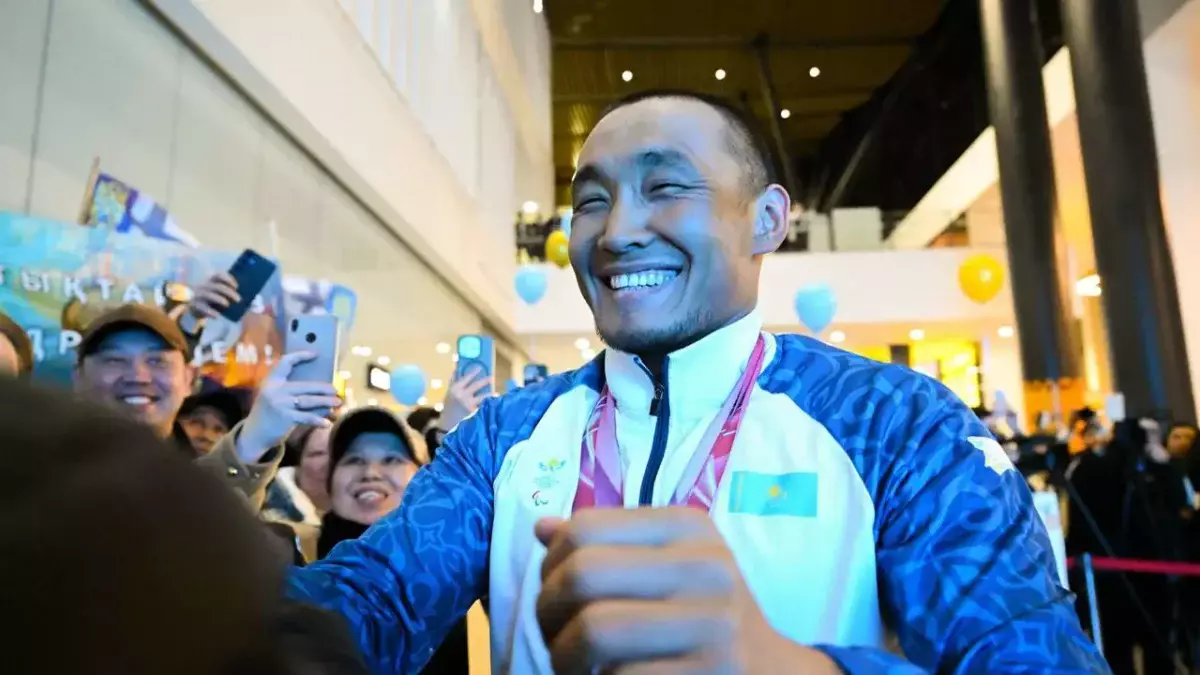 Паралимпиада ойындарының чемпионы Ербол Хамитовқа пәтер кілті табысталды