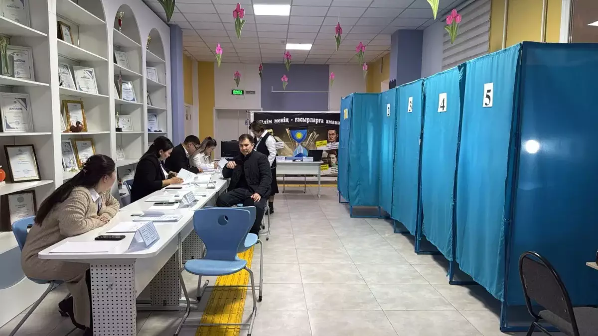 Жаңа Конституция бойынша референдумның алдын ала нәтижесі жарияланды