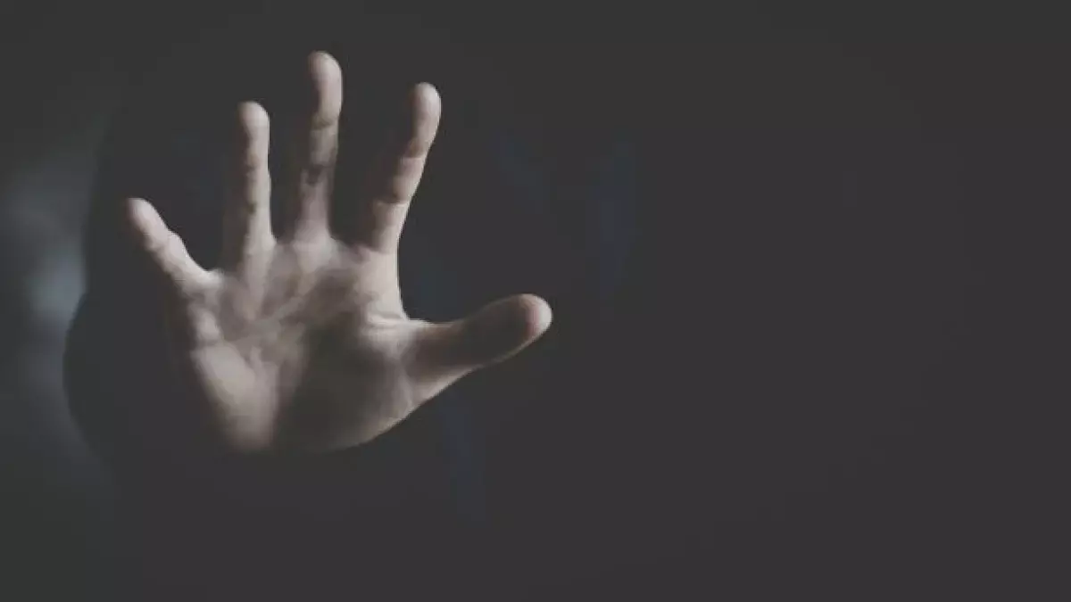 Астанада волонтер зорлық жасады деген күдікке ілінді