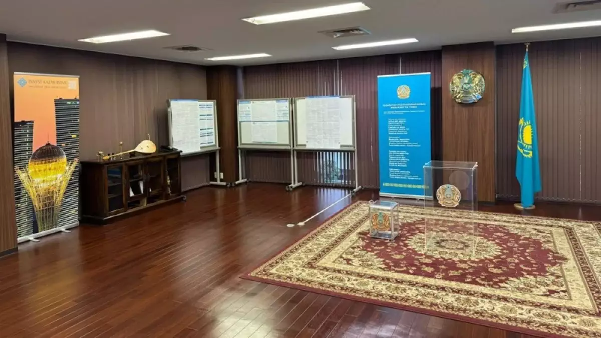 Референдум: Ең алғашқы дауыс беруші Токиода өз таңдауын жасады