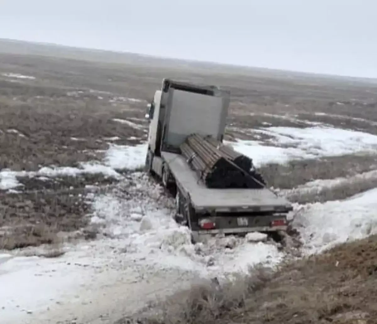 Пять человек погибли в ДТП на трассе Актюбинской области
